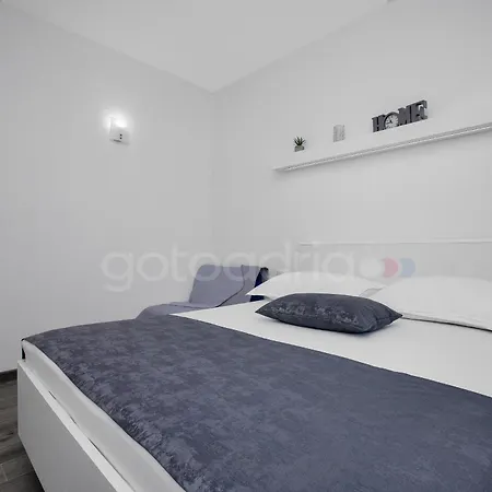 Near The In Drasnice Apartman Sreser