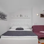 Apartment Near The In Drasnice Sreser