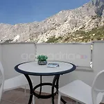 Apartment Near The In Drasnice Sreser