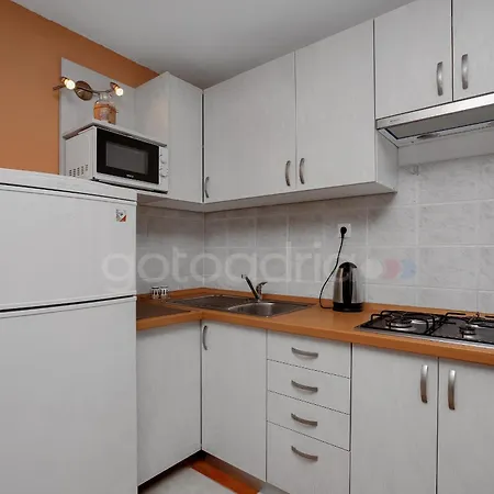 Near The In Drasnice سريسر