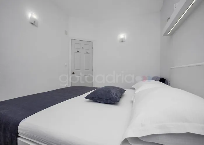 Apartament Near The In Drasnice Sreser