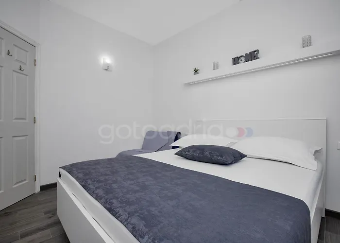 Near The In Drasnice Apartament Sreser