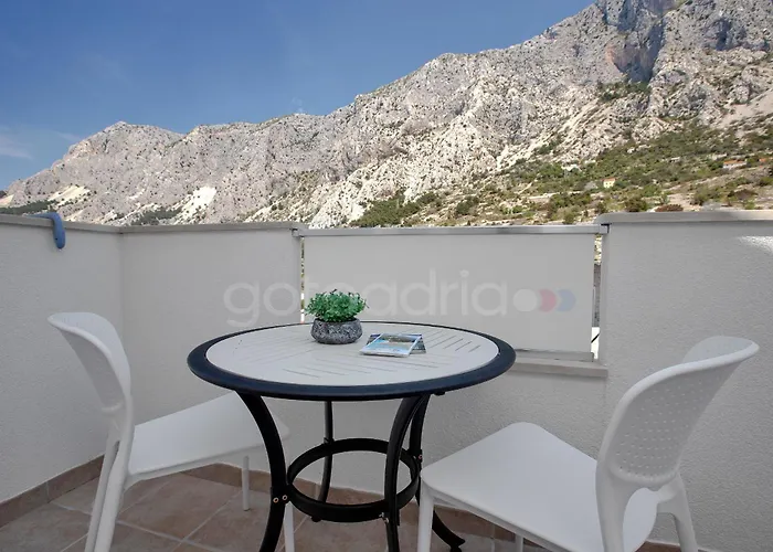 Apartament Near The In Drasnice Sreser