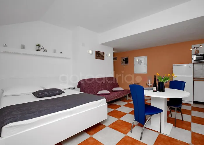 Near The In Drasnice Apartament